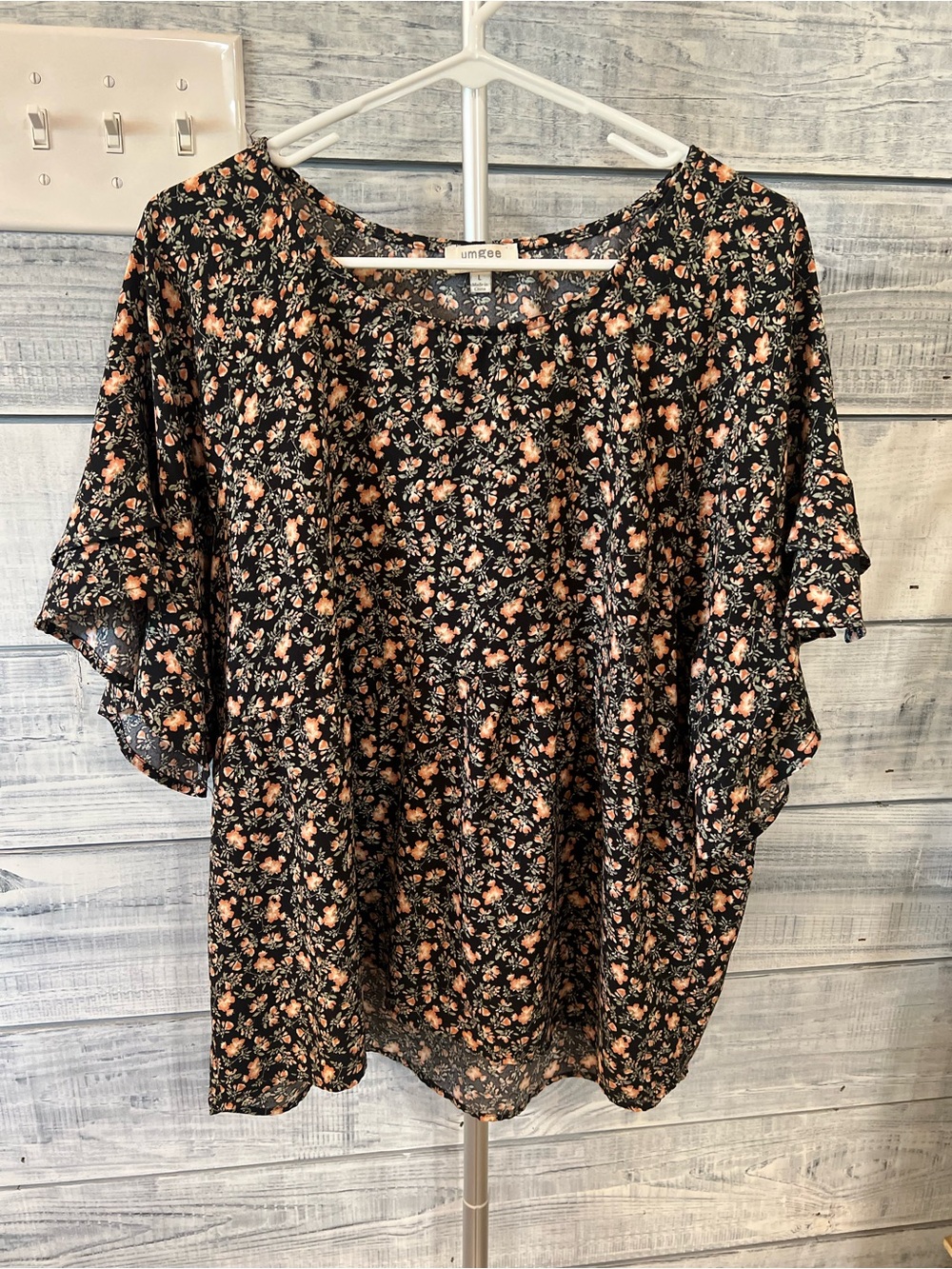 Umgee Black Floral Flutter Sleeve Top